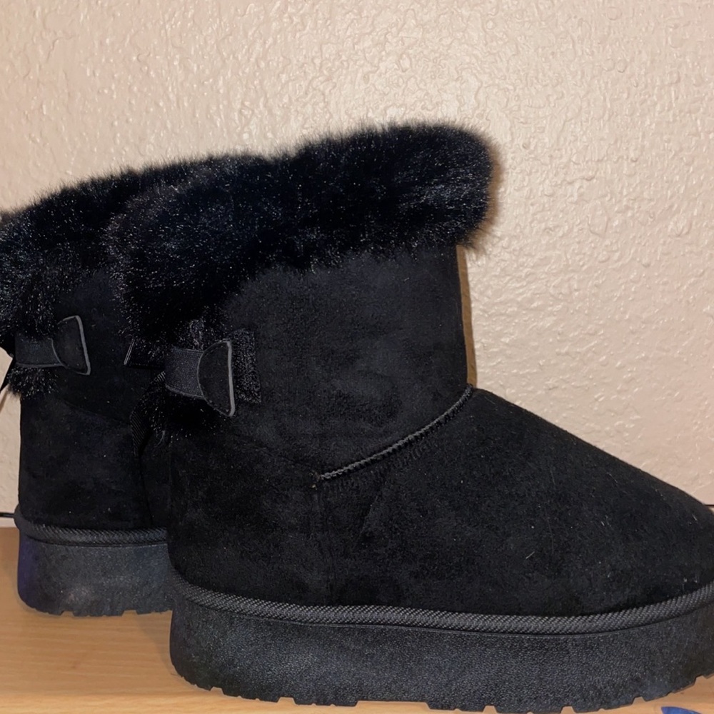 Fuzzy Boots. - Picture 2 of 4